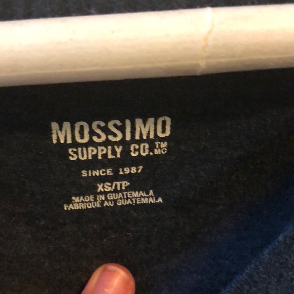 Navy v neck - Picture 2 of 3